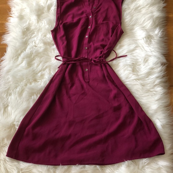 Sleeveless button down dress - Picture 2 of 2